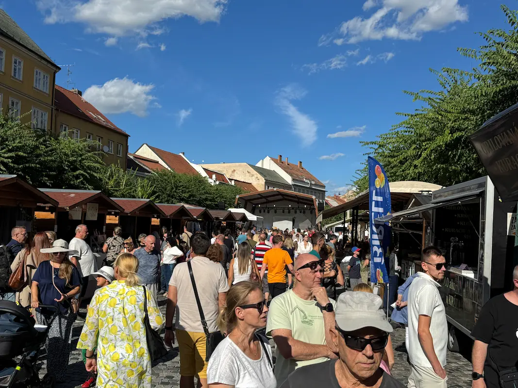 Buntes Treiben in Trenčín